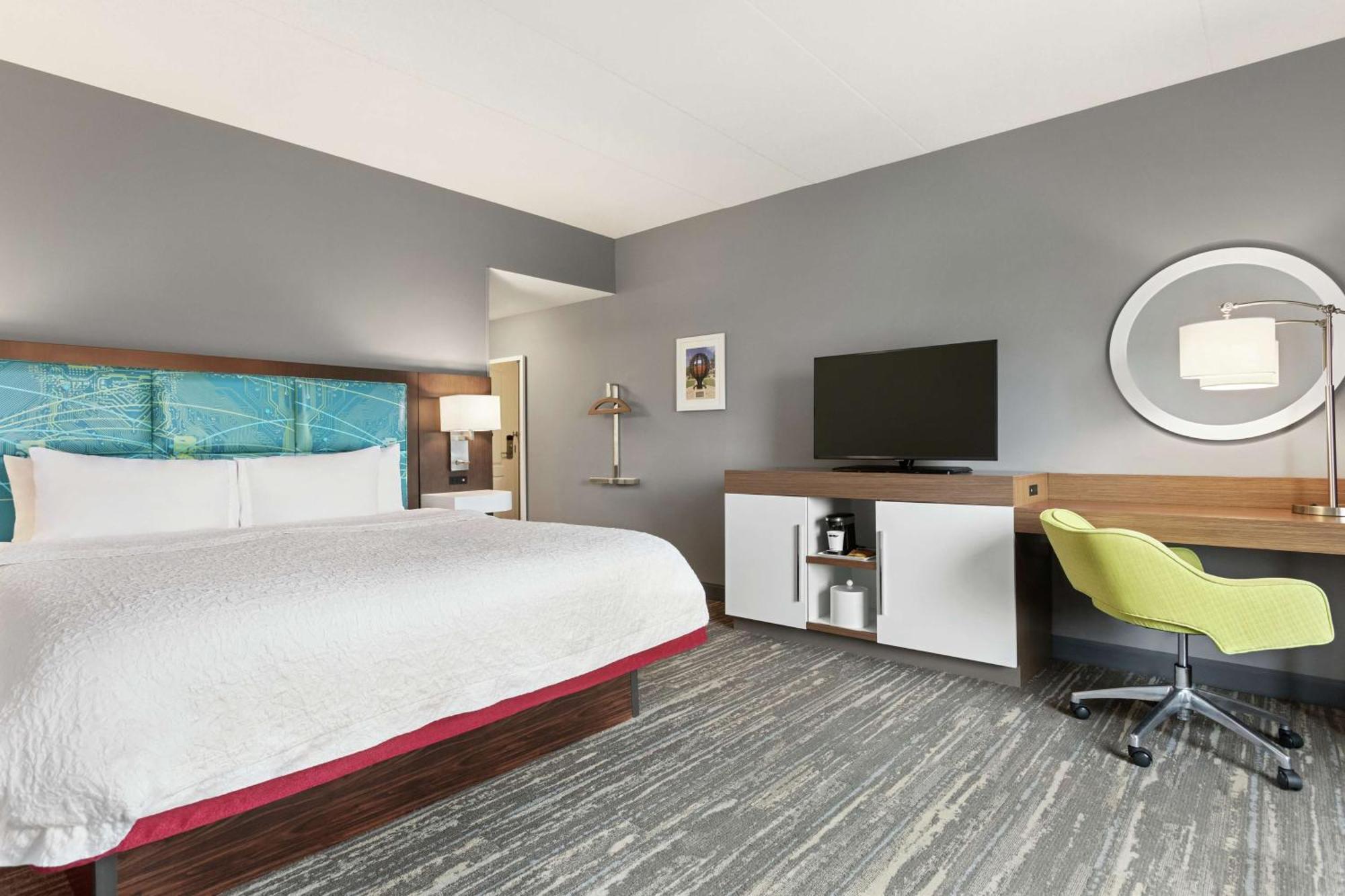 Hampton Ontario Hotel 3*