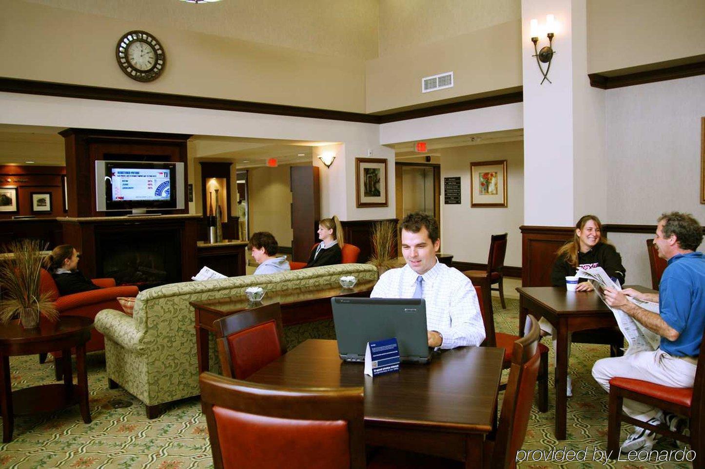 Hampton Ontario Hotel 3*