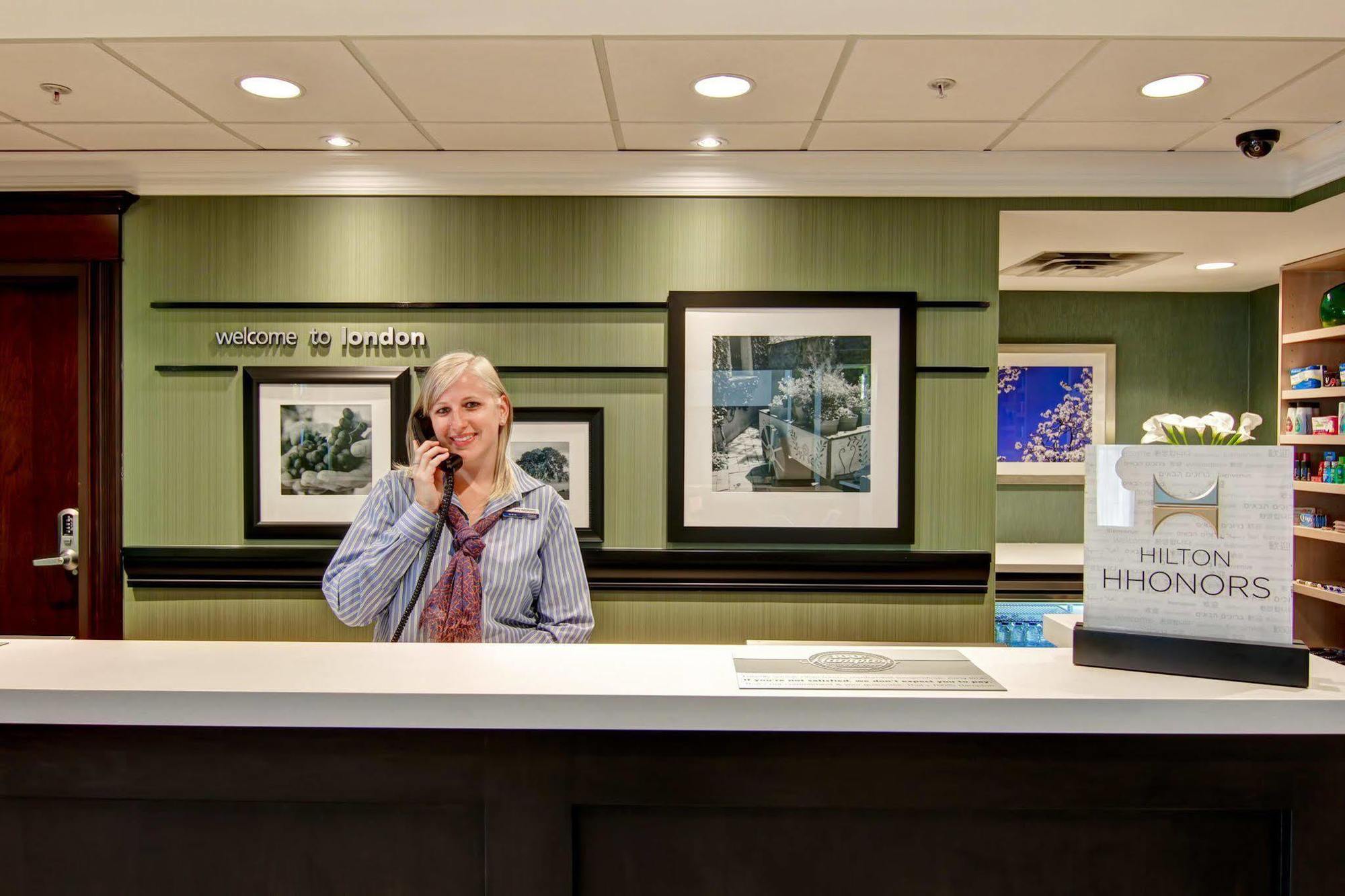 Hotel Hampton Ontario 3*